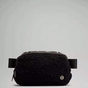 NWT Lululemon Sherpa Belt Bag